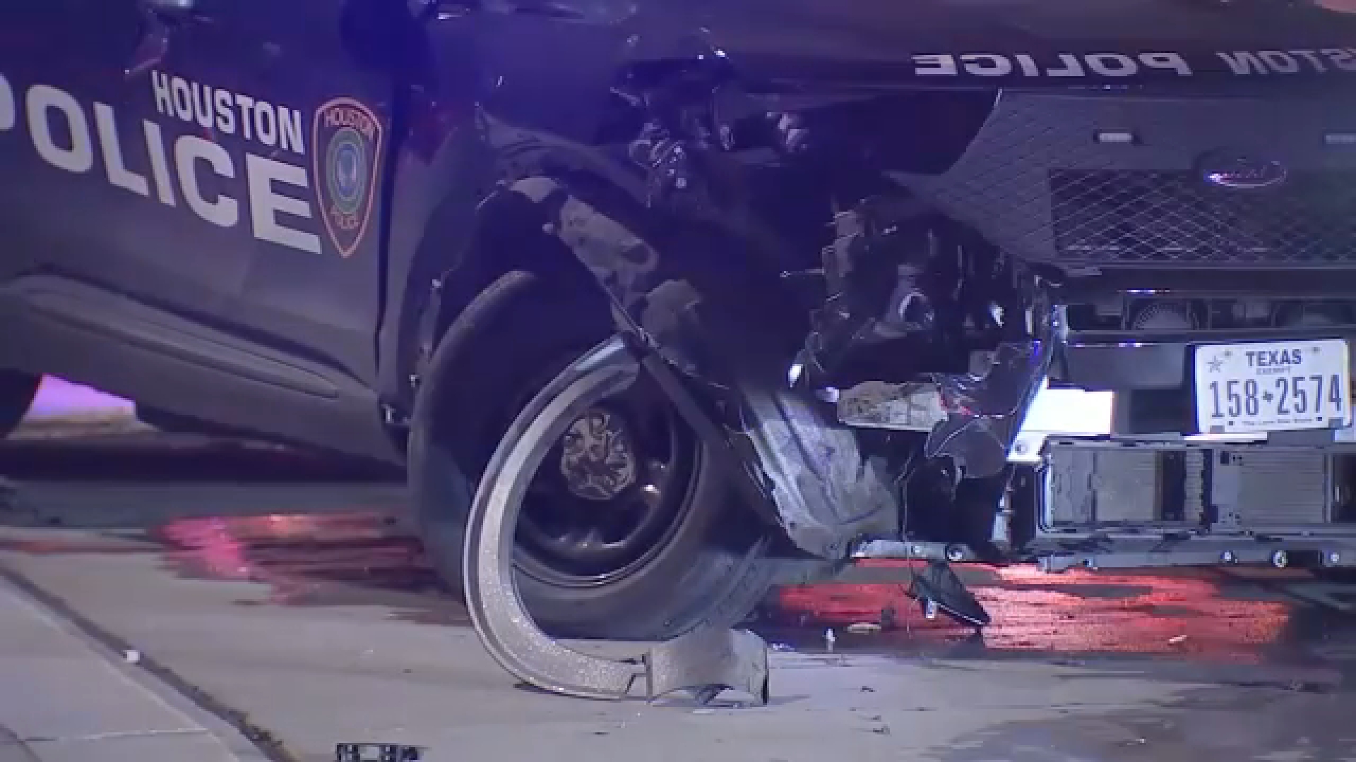 Officers injured after crash in Midtown