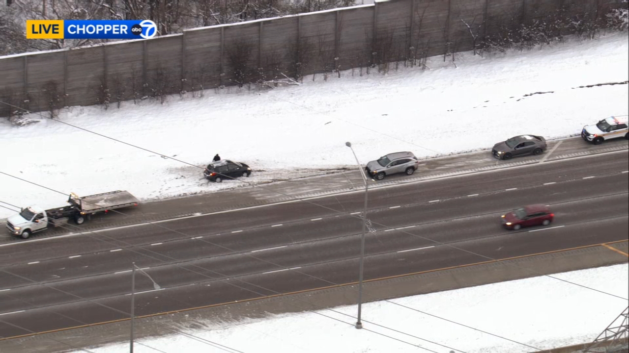 Multiple vehicles involved in I-355 crashes