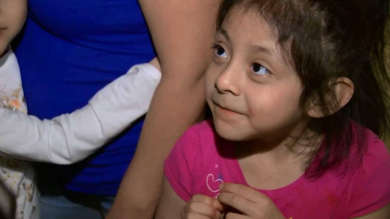 EXCLUSIVE: Robber steals from 5-year-old, punches mother