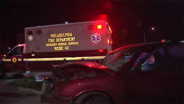 2 people injured in crash on Roosevelt Boulevard - 6abc Philadelphia