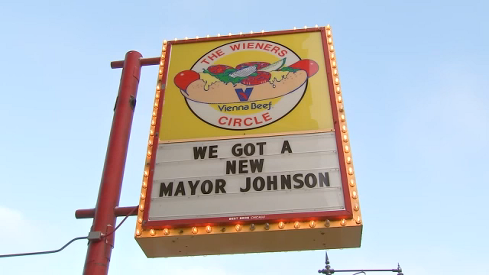 The Wiener’s Circle giving away free hot dogs Tuesday after Chicago Bears coach Ben Johnson goes shirtless in celebration