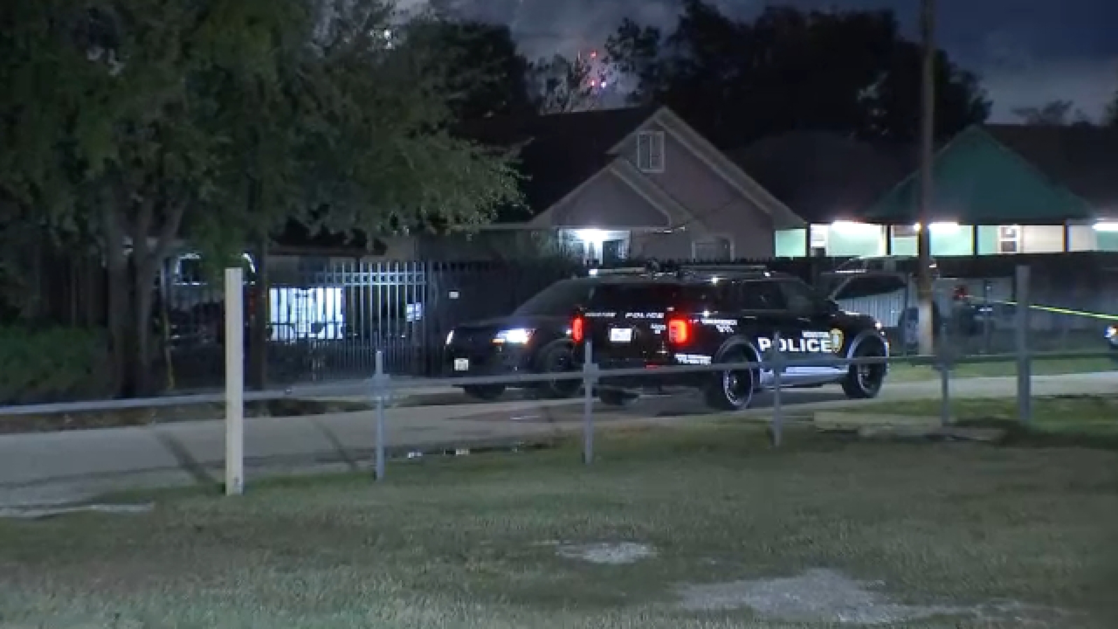 Homeowner and suspect injured, 1 on the run after attempted home ...