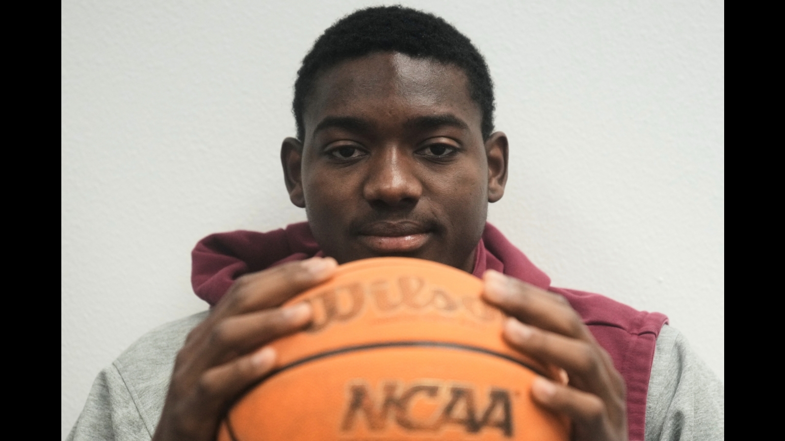 Santa Clara's Thierry Darlan paves new path after going from NBA G League to college basketball