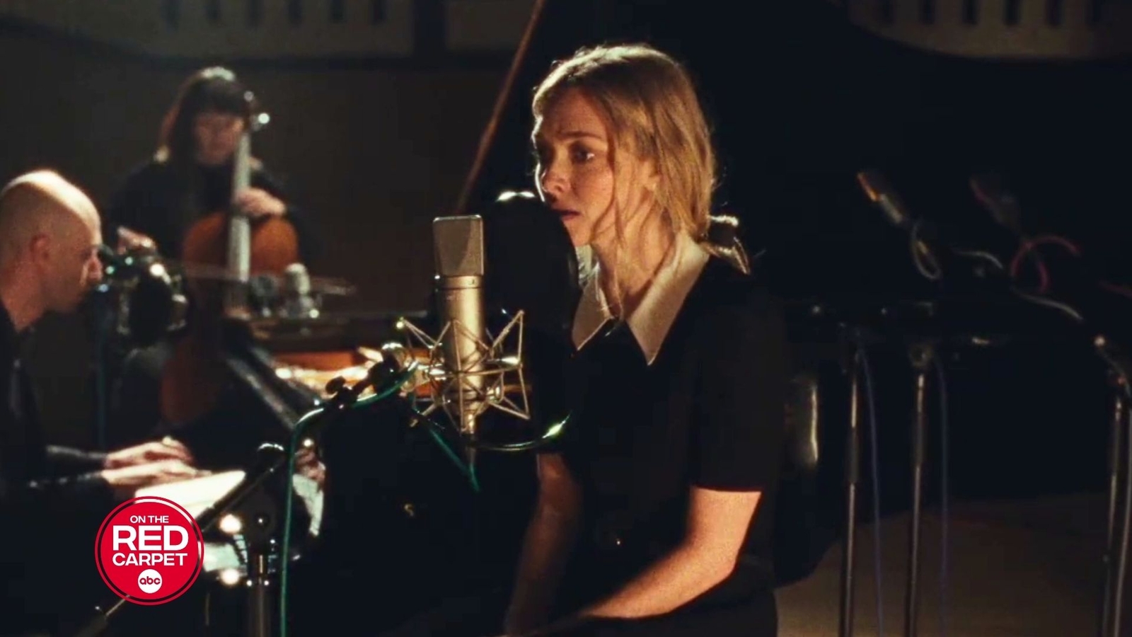 Amanda Seyfried channels Ann Lee in live performance of original song