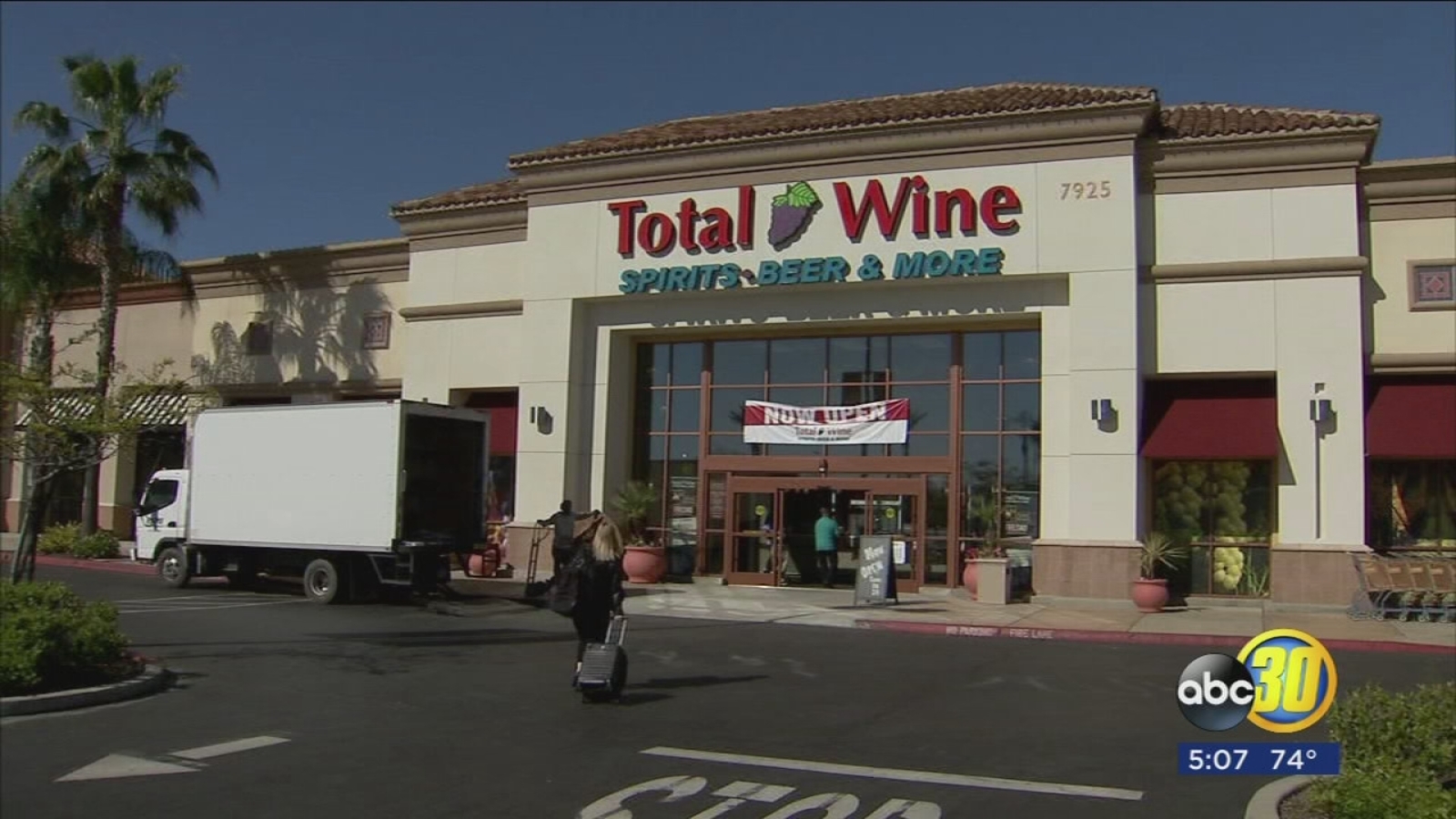 Fresno wine and beer enthusiasts have a new place to shop and learn