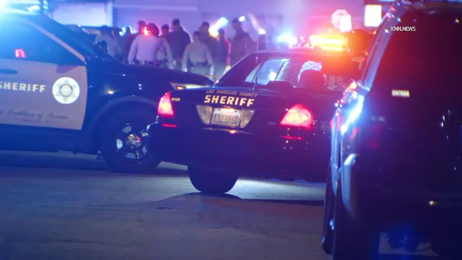 LA County sheriff's deputies shoot armed man while child was nearby in ...