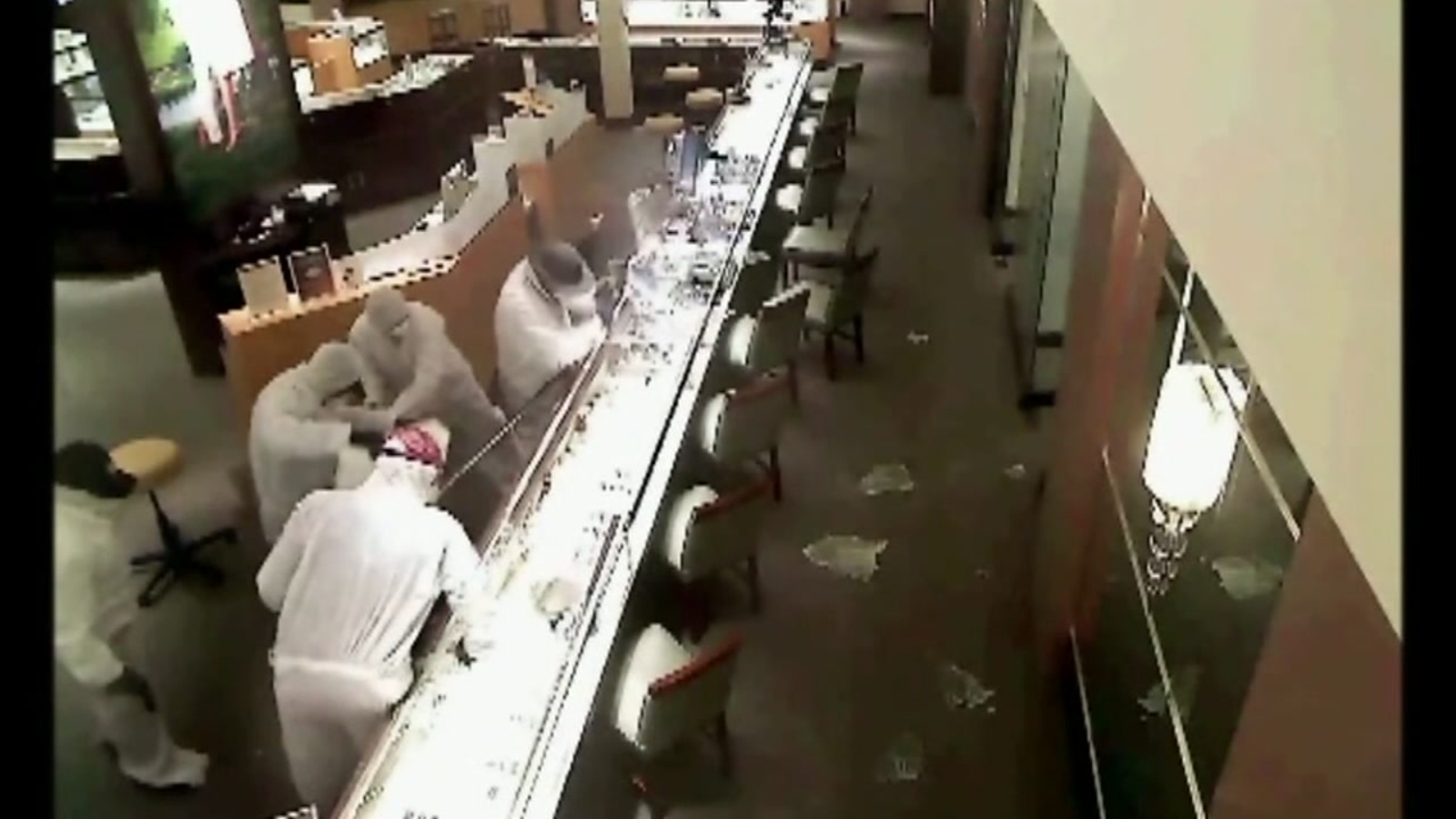 Surveillance video of jewelry heist in The Woodlands ABC13 Houston