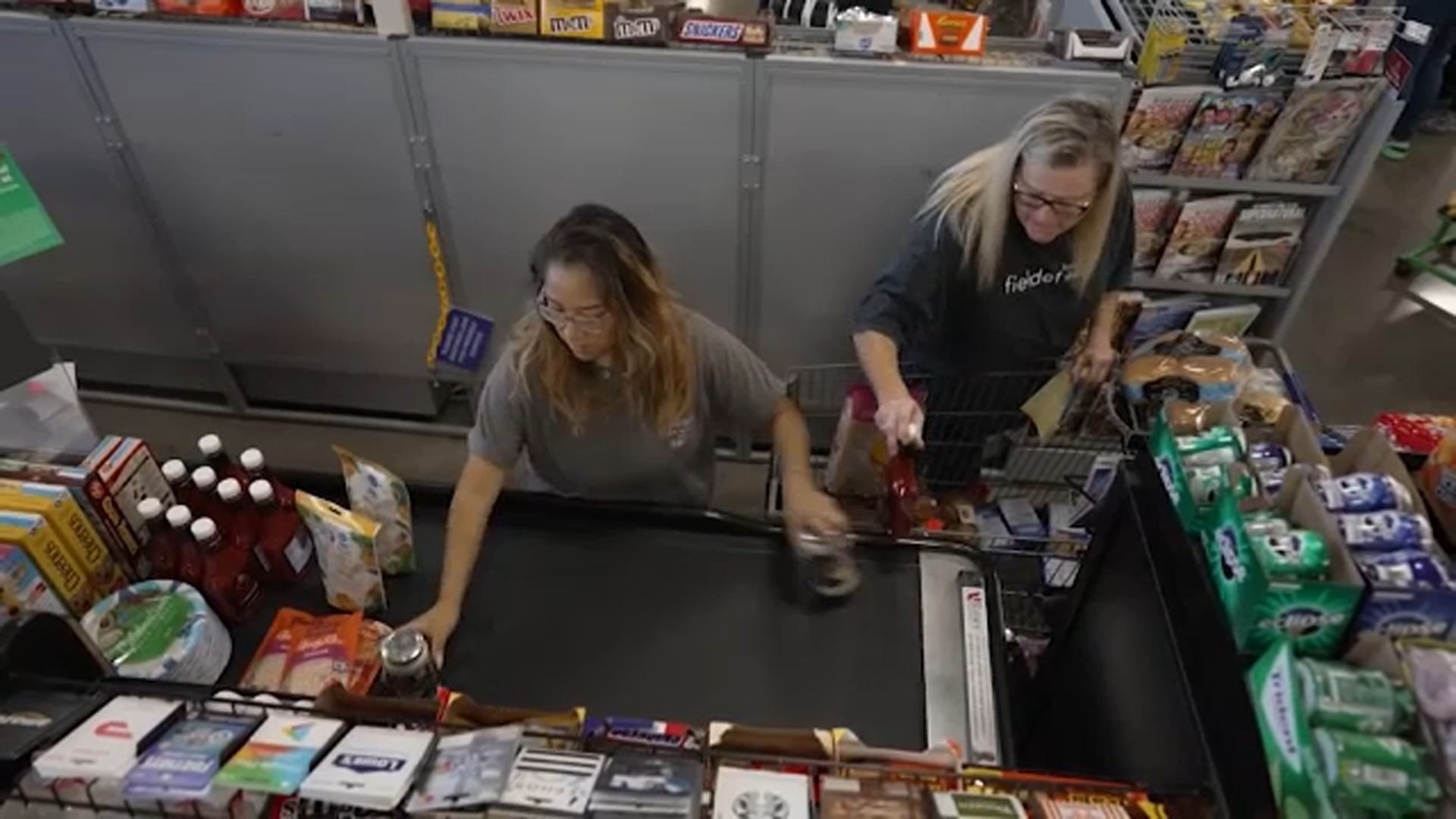 Triangle consumers try to navigate the economy during the holidays