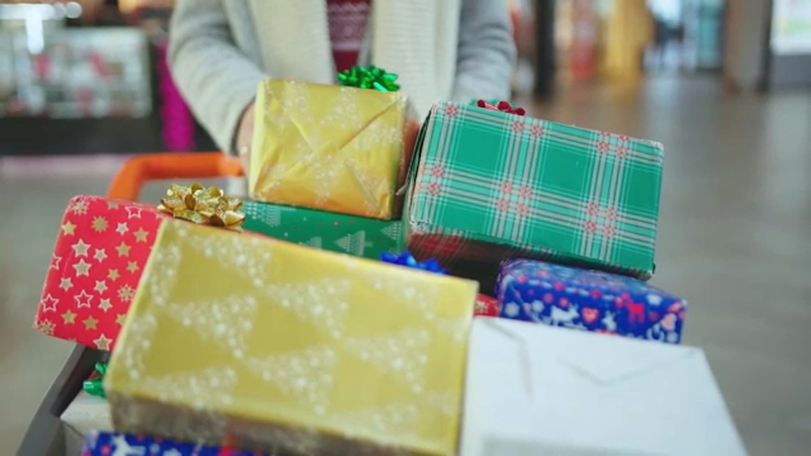 Watchin Your Wallet: Holiday Spending Trends