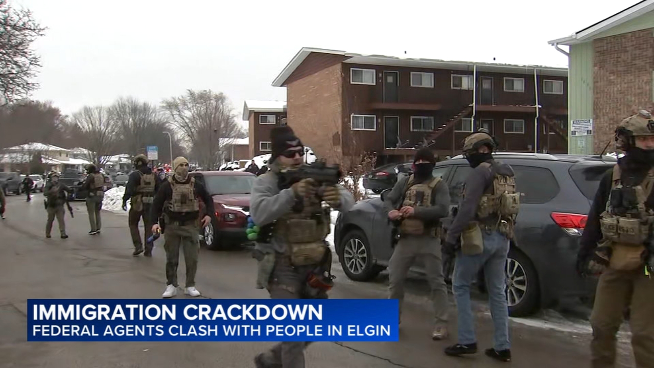 Feds involved in crash, deploy 'chemical irritants' in Elgin: Police