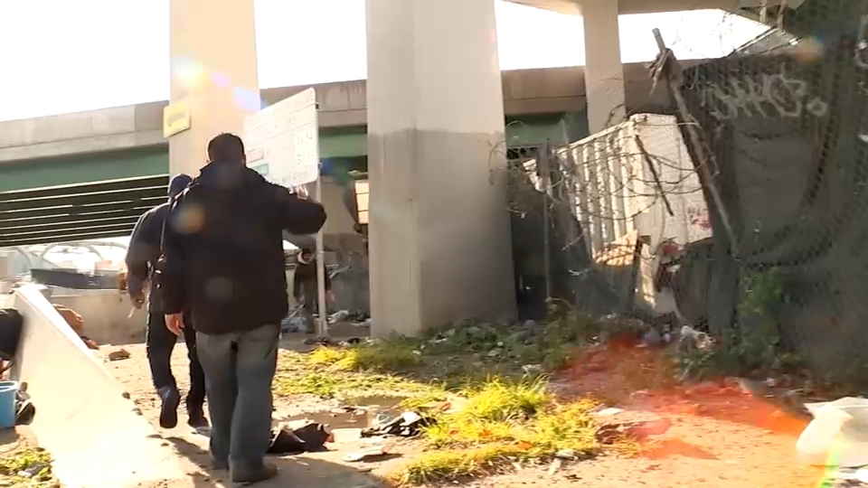 Hochul pushes back on Mayor-elect Mamdani's call to end homeless encampment sweeps