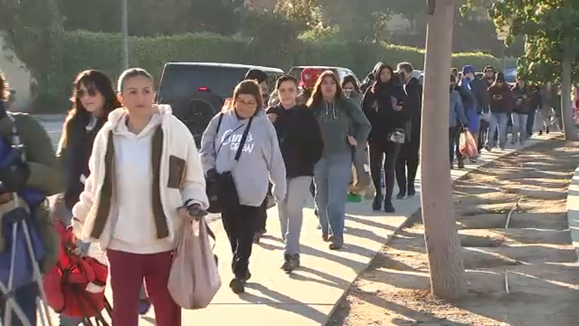 Fans line up for hours for Foo Fighters donation drive
