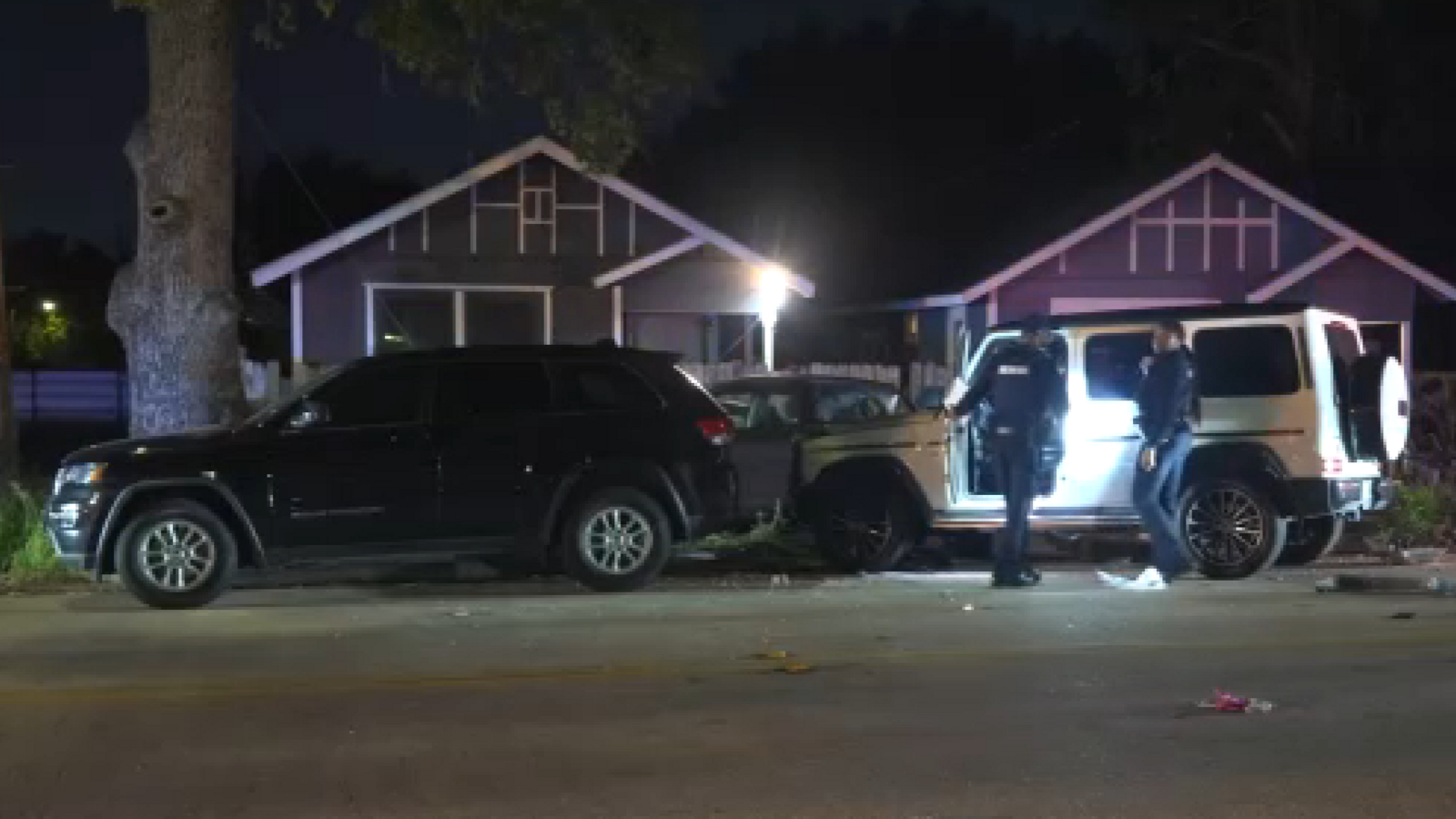 Woman dies after driver crashes into parked cars as she walked in Third ...
