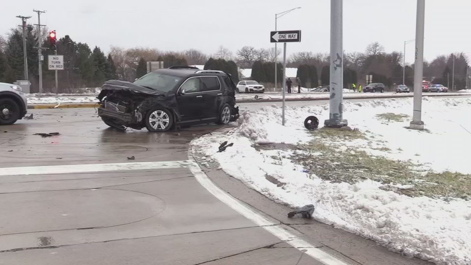 Chicago weather: Temperatures drop after snowy, windy conditions make messy AM commute