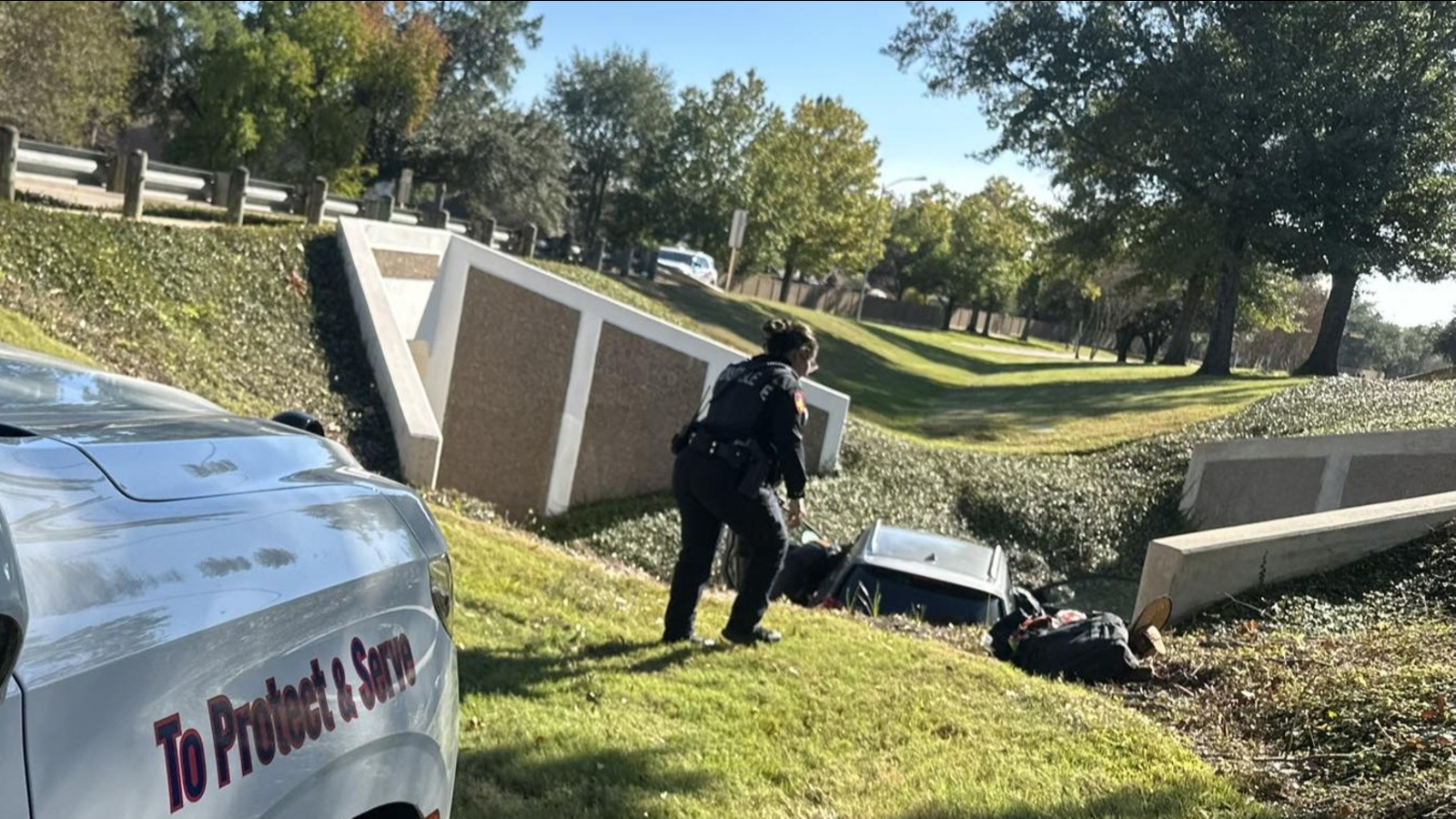 2 suspects in custody following pursuit, brief manhunt in Cypress, Pct. 4 says