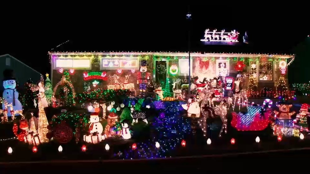 Old Bridge home wows neighborhood with impressive winter wonderland display