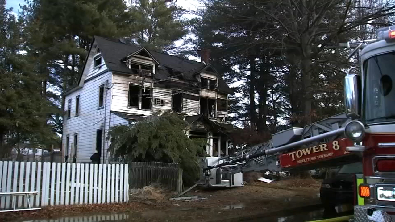 Police officer rescues 8 people from inside burning duplex in Bucks County, officials say