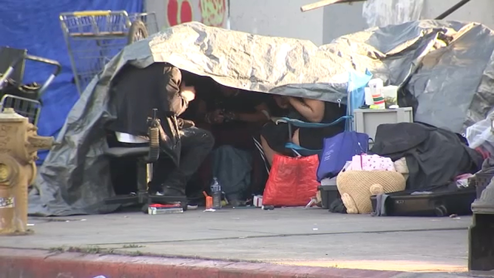 7 On Your Side Investigates: Homeless encampment near Esperanza Elementary School in Westlake returns