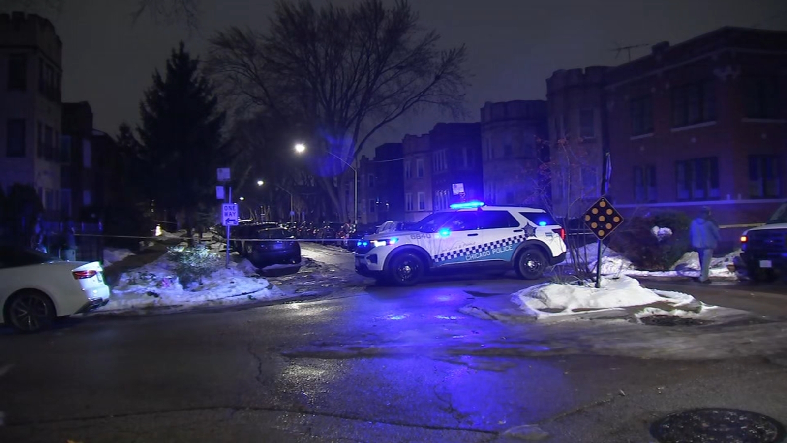Tir de la police de Chicago : Roberto Calvario, Jr. identifié comme un homme abattu, tué par un officier à Washtenaw à West Ridge, CPD, ME dit