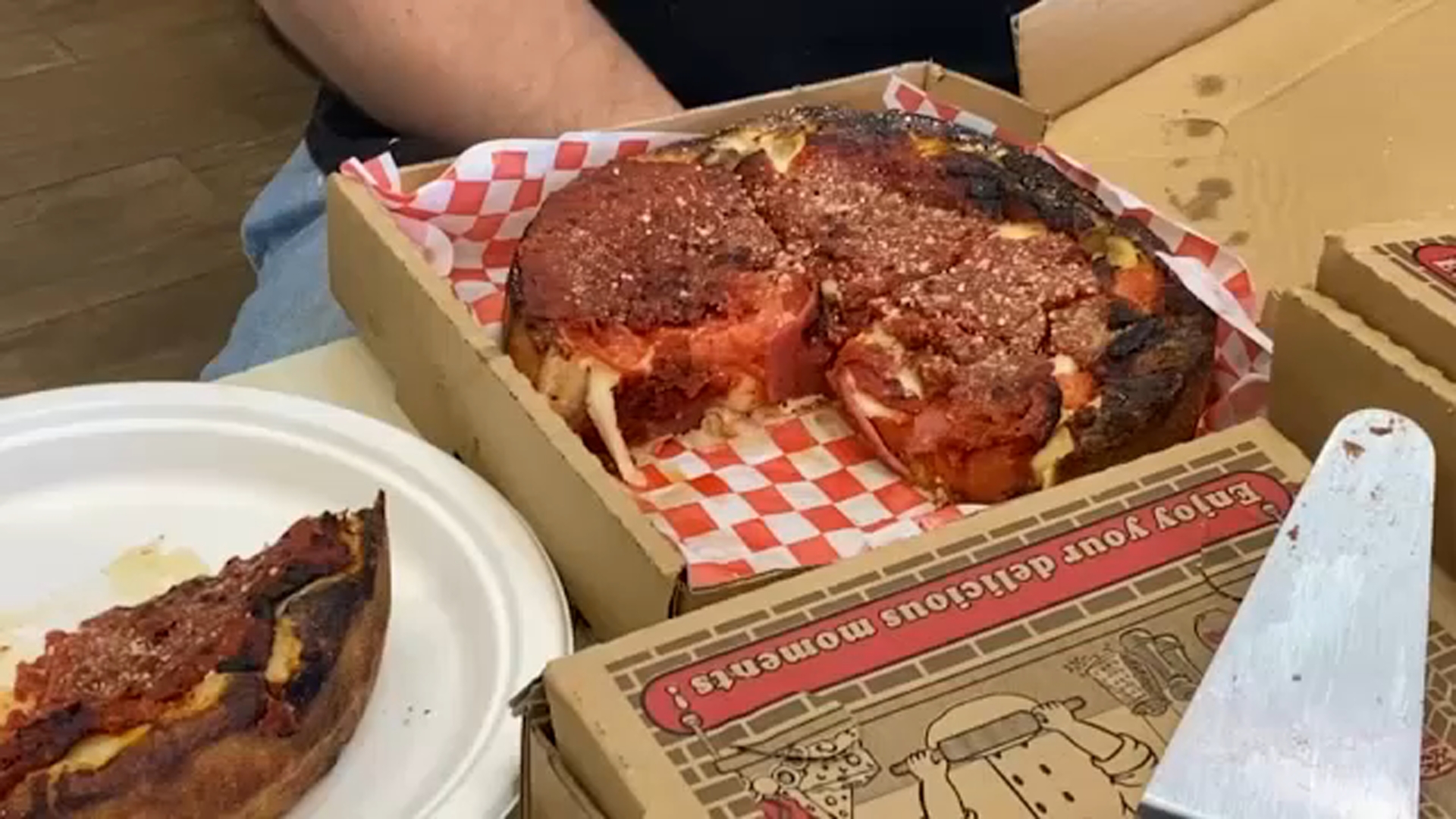 Dine and Dish: Hot Rod Willy's in north Fresno - ABC30 Fresno