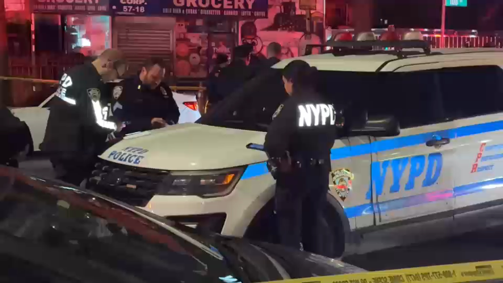 Shooting in front of bodega in Corona, Queens leaves 1 man dead, another injured: NYPD