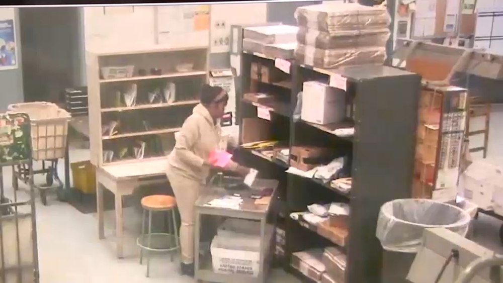 Long Island postal worker accused of stealing gift cards from mail