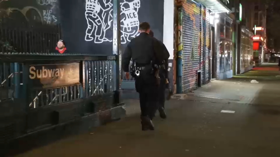 NYPD searching for suspects who pushed man onto subway tracks