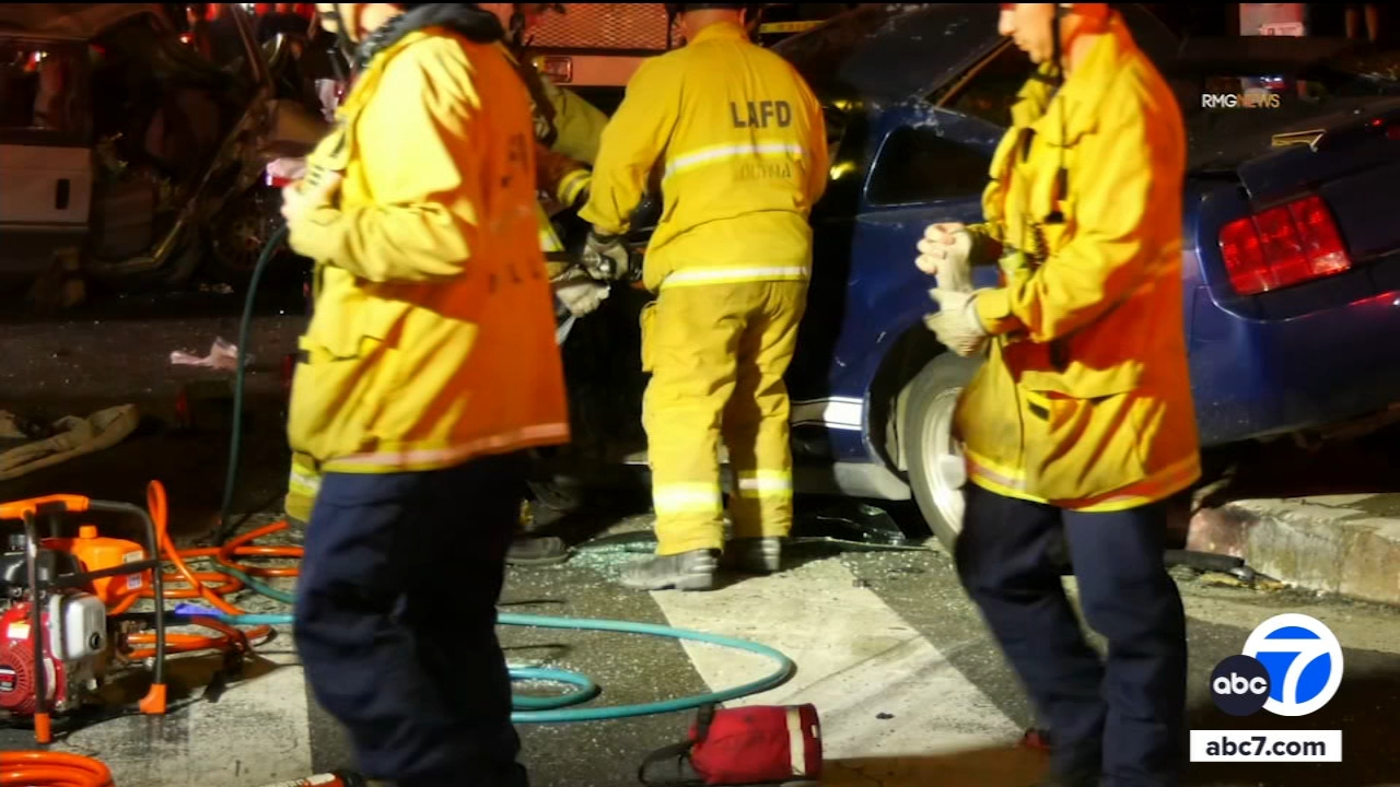 Driver who ran red light is among 3 killed in multi-car crash in Panorama City, LAPD says