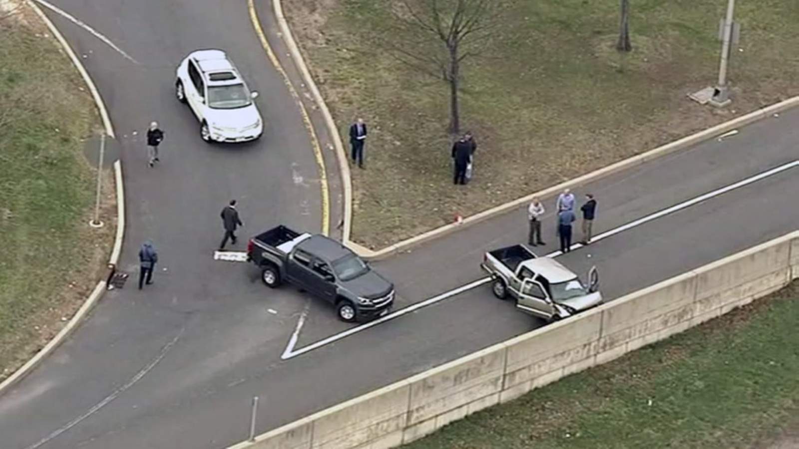 Police Man Killed At Nj Turnpike Rest Stop Tried To Run Over Trooper After Shooting Up Heroin Abc13 Houston