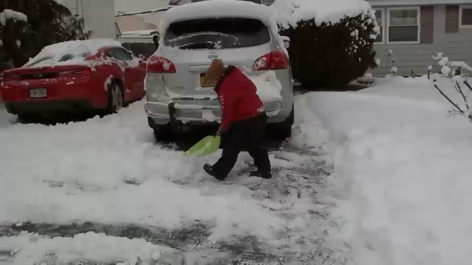 Snow packs punch, snarls travel as deep freeze settles in NYC, NJ and ...