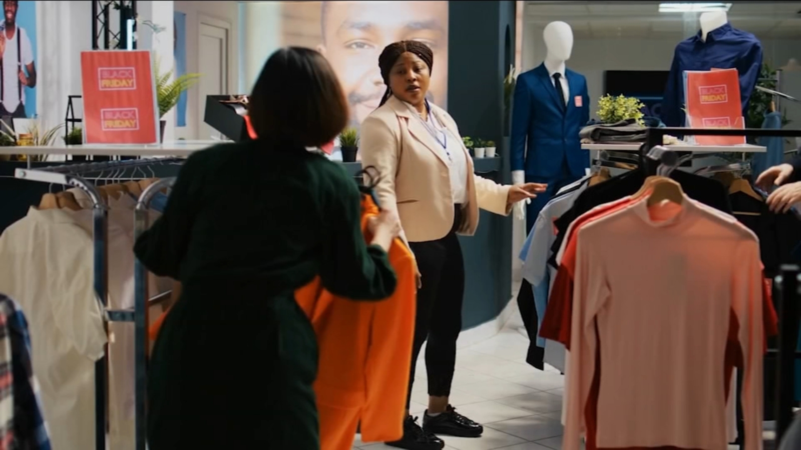 Watching Your Wallet: Avoiding overspending during the holidays