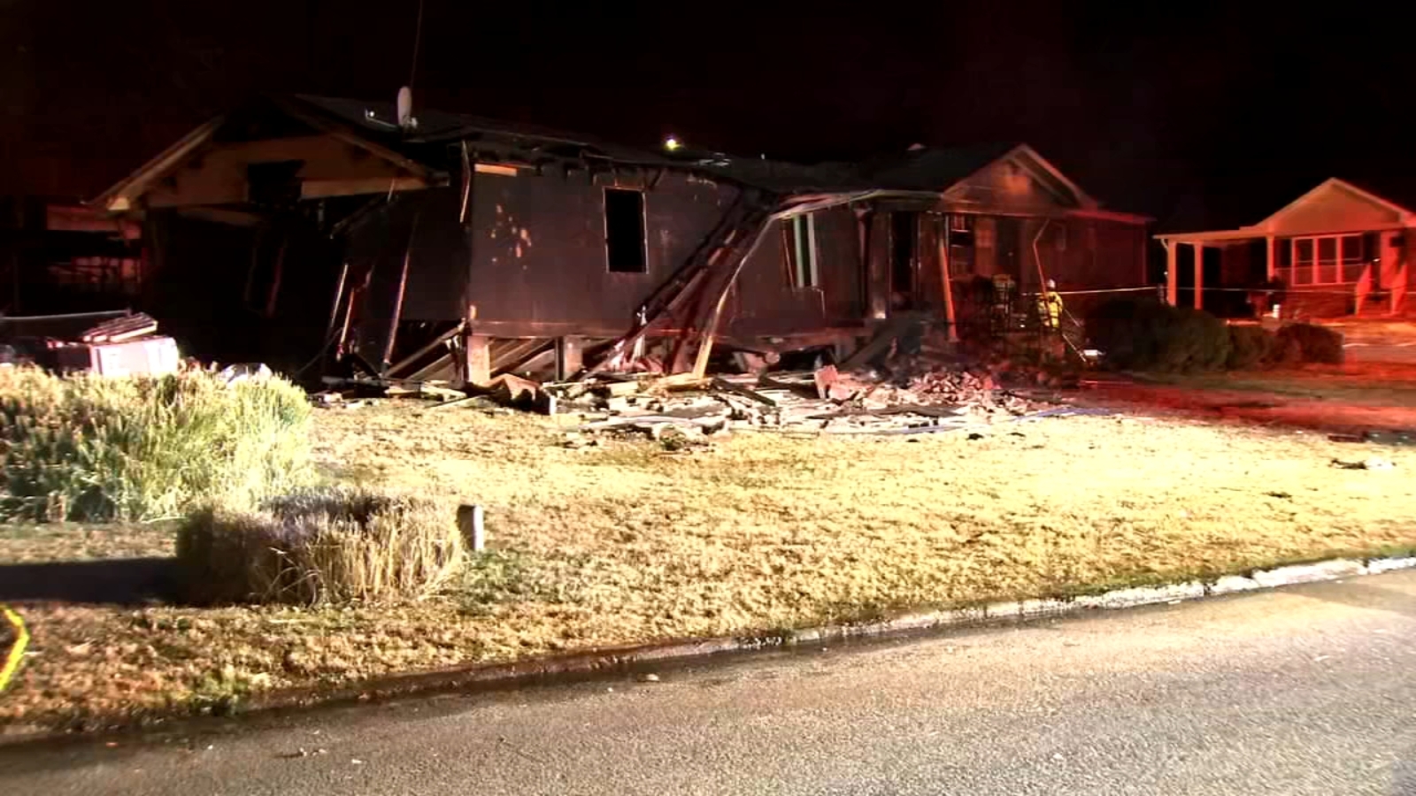 13 injured, including 11 firefighters, in North Carolina house explosion