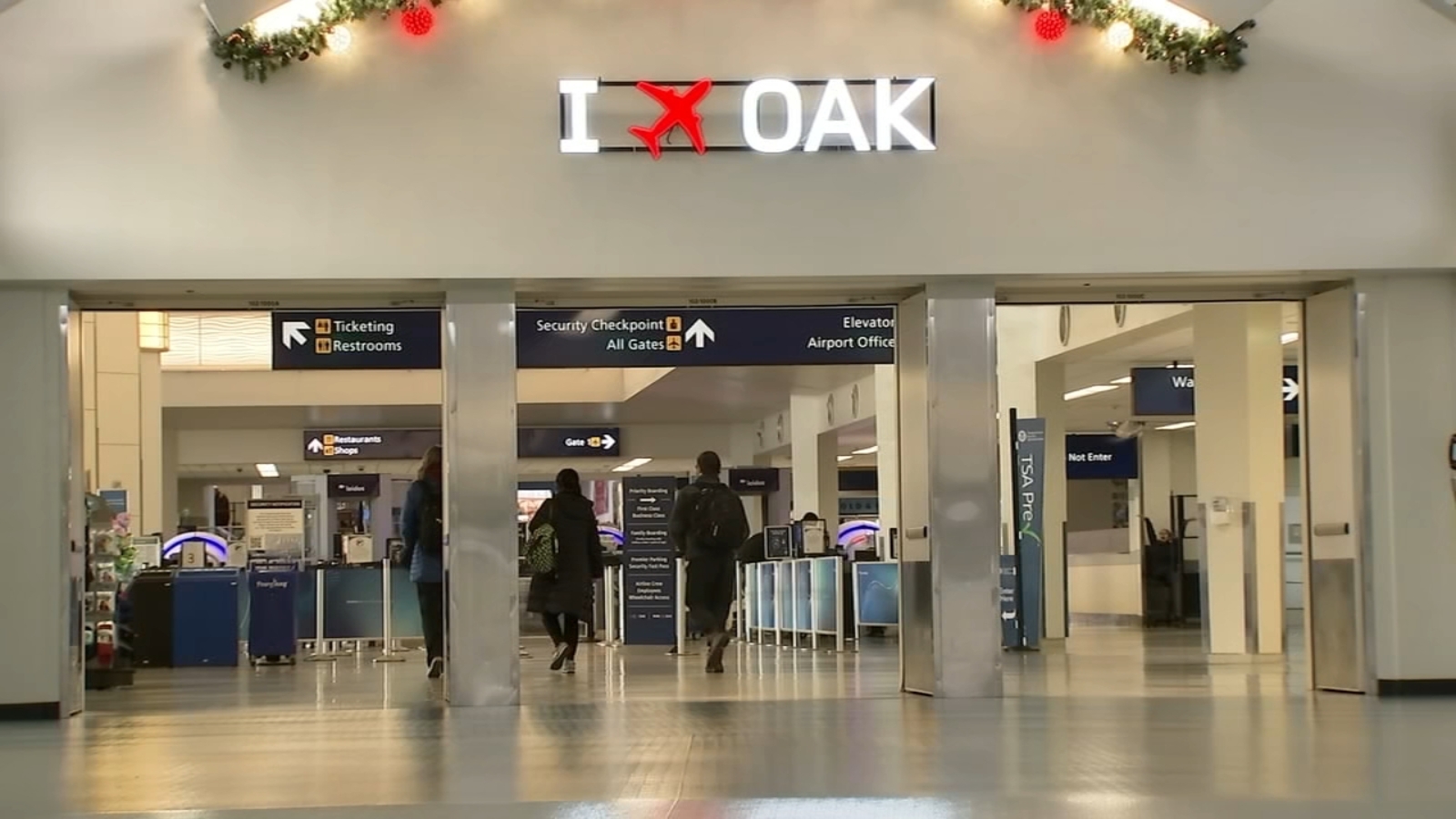 Oakland airport begins guest pass program for non-passengers to go past security