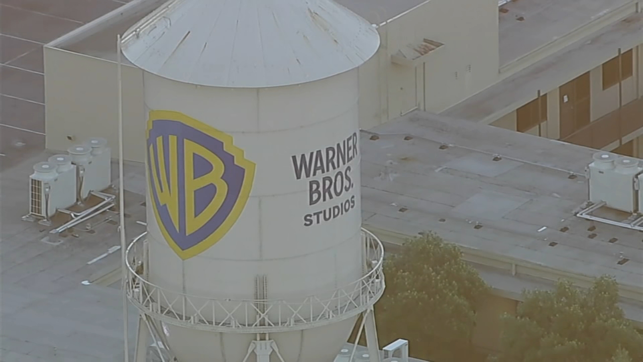 Warner Bros. board tells shareholders to reject Paramount offer