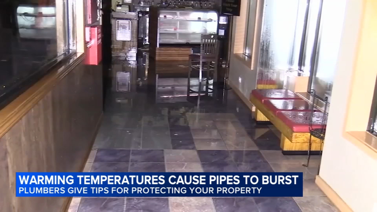 Burst pipes flood Bridgeview restaurant