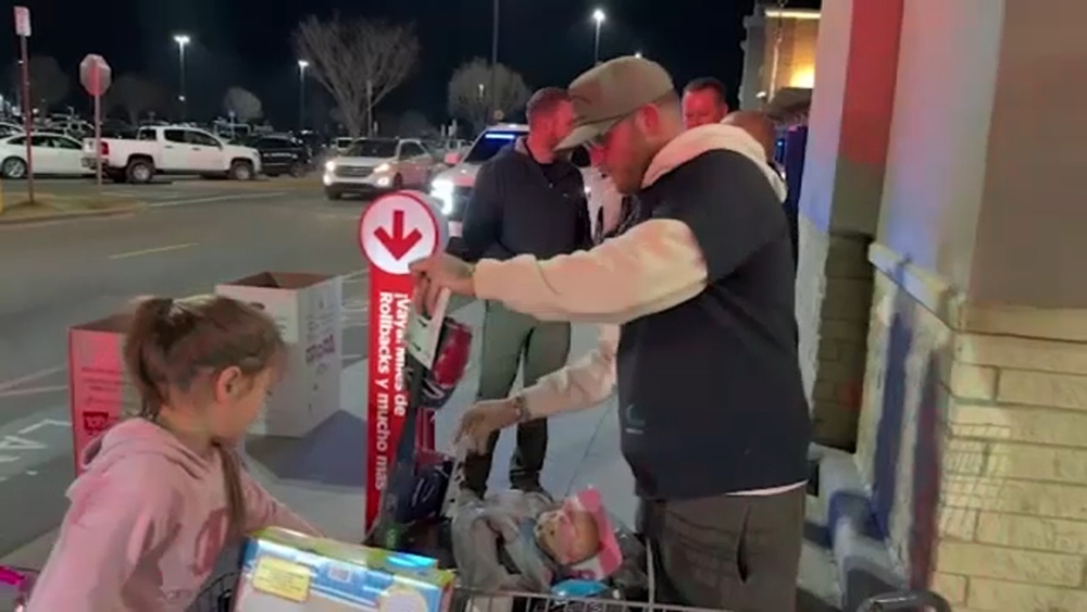NC musicians rally fans to help Toys for Tots in Lee County