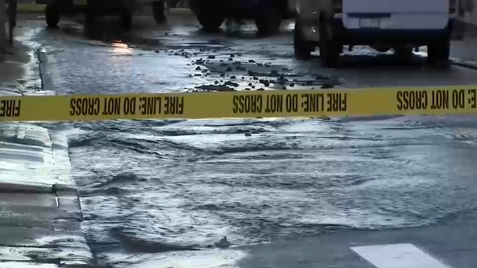 Water main break in Long Island City affects Queens-Midtown Tunnel traffic, snarls traffic during morning commute - ABC7 New York
