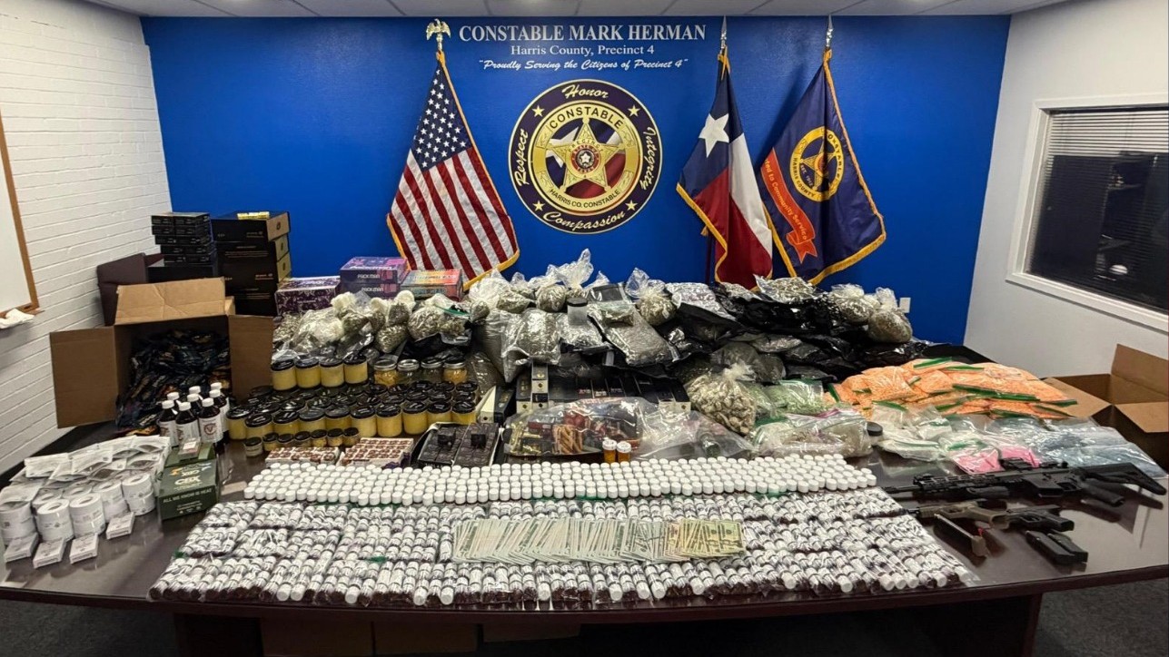 Texas-Mexico border: US citizens caught smuggling 111 pounds of meth  bundles in fuel tank at Ysleta Port of Entry, officers say - ABC13 Houston