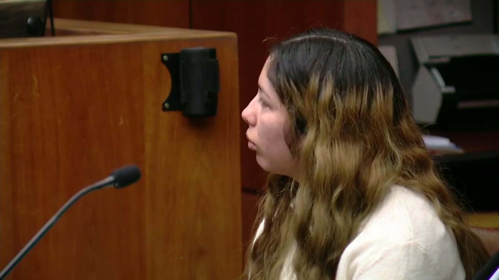 Mistrial declared against mother accused of leaving son in hot car during cosmetic procedure