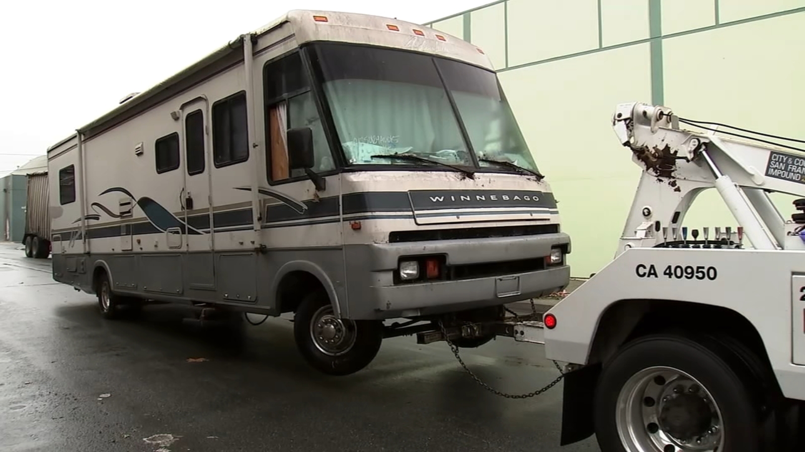SF investigates after RV residents report scam by city worker who sold them permit to avoid tows