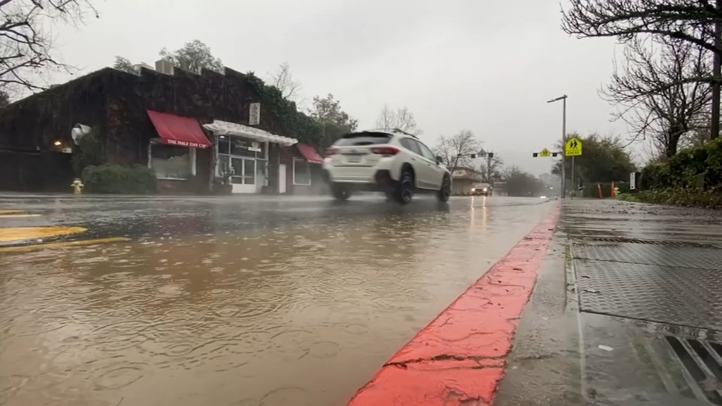 bag area rain North Bay braces for heavy rain as atmospheric river hits Bay Area during  holiday weekend