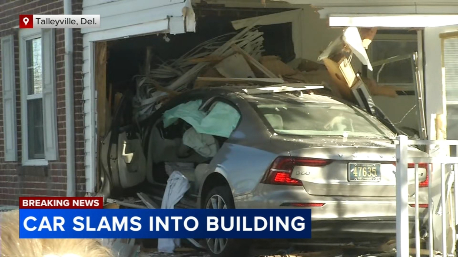 3 injured after car slams into realty building in Talleyville, Delaware