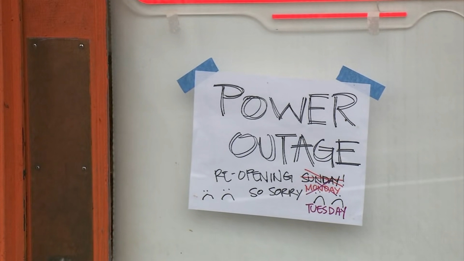 SF Sunset businesses rally after 40-hour PG&E outage coincides with winter solstice celebration