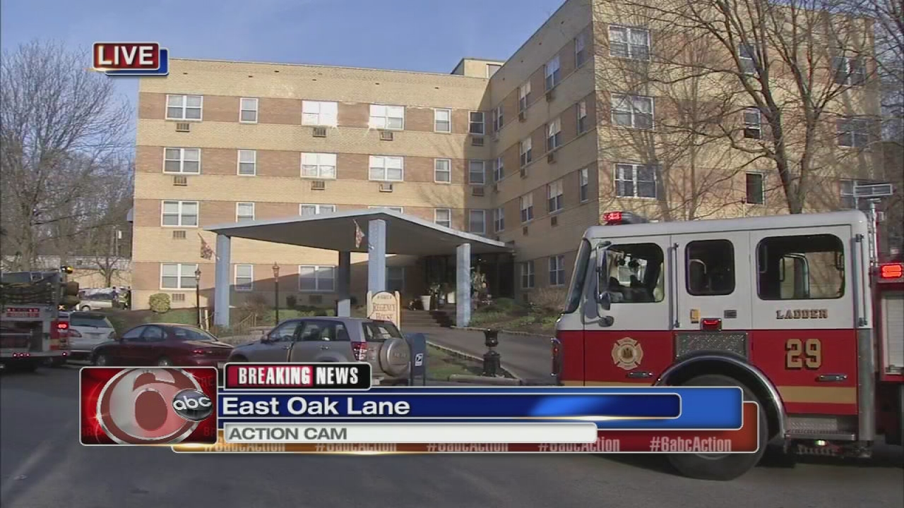 1 dead in East Oak Lane apartment fire