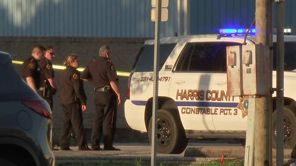 Harris County deputy shot in Baytown