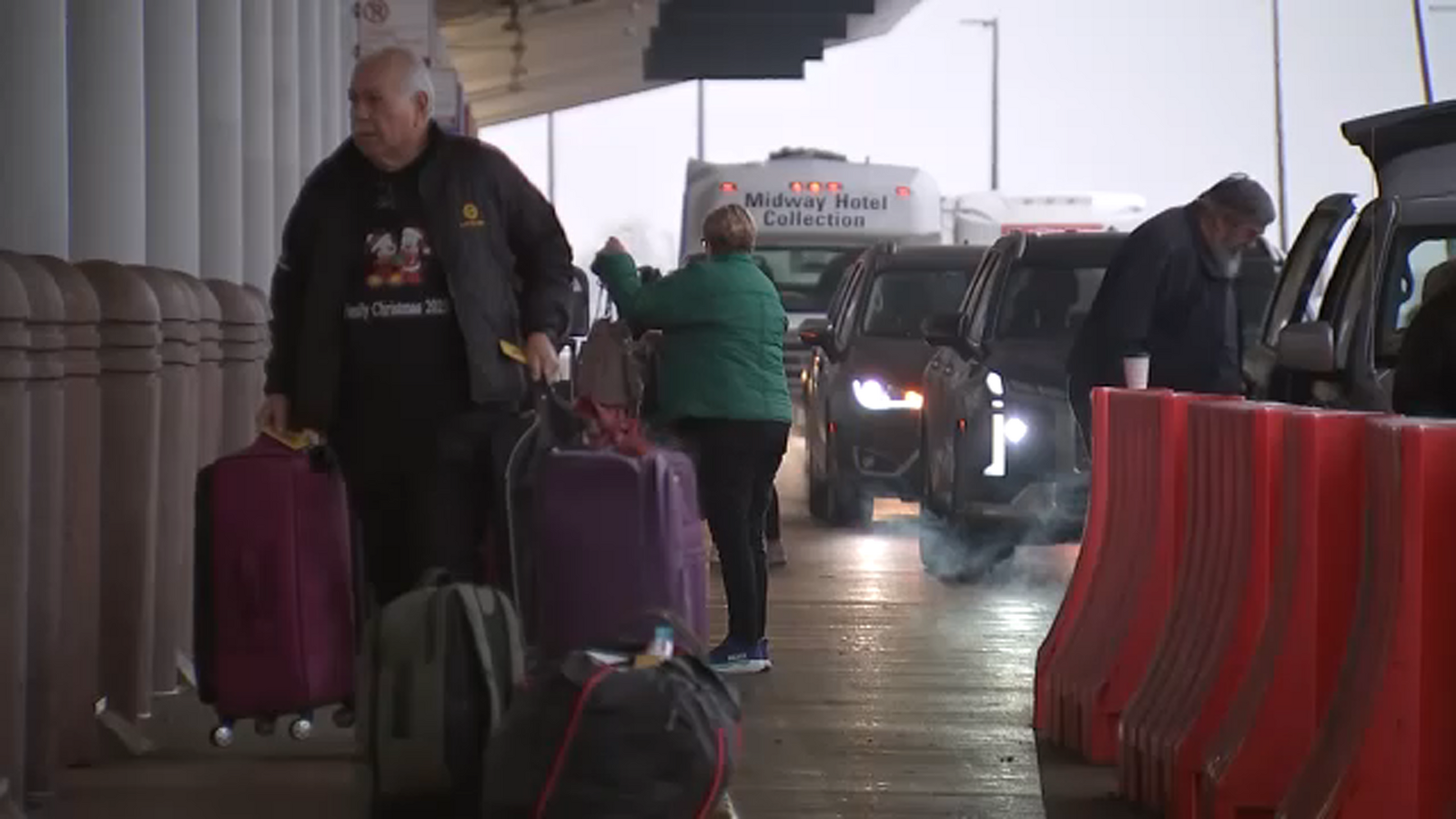 Holiday travel rush picks up in Chicago area as travelers head out for the new year