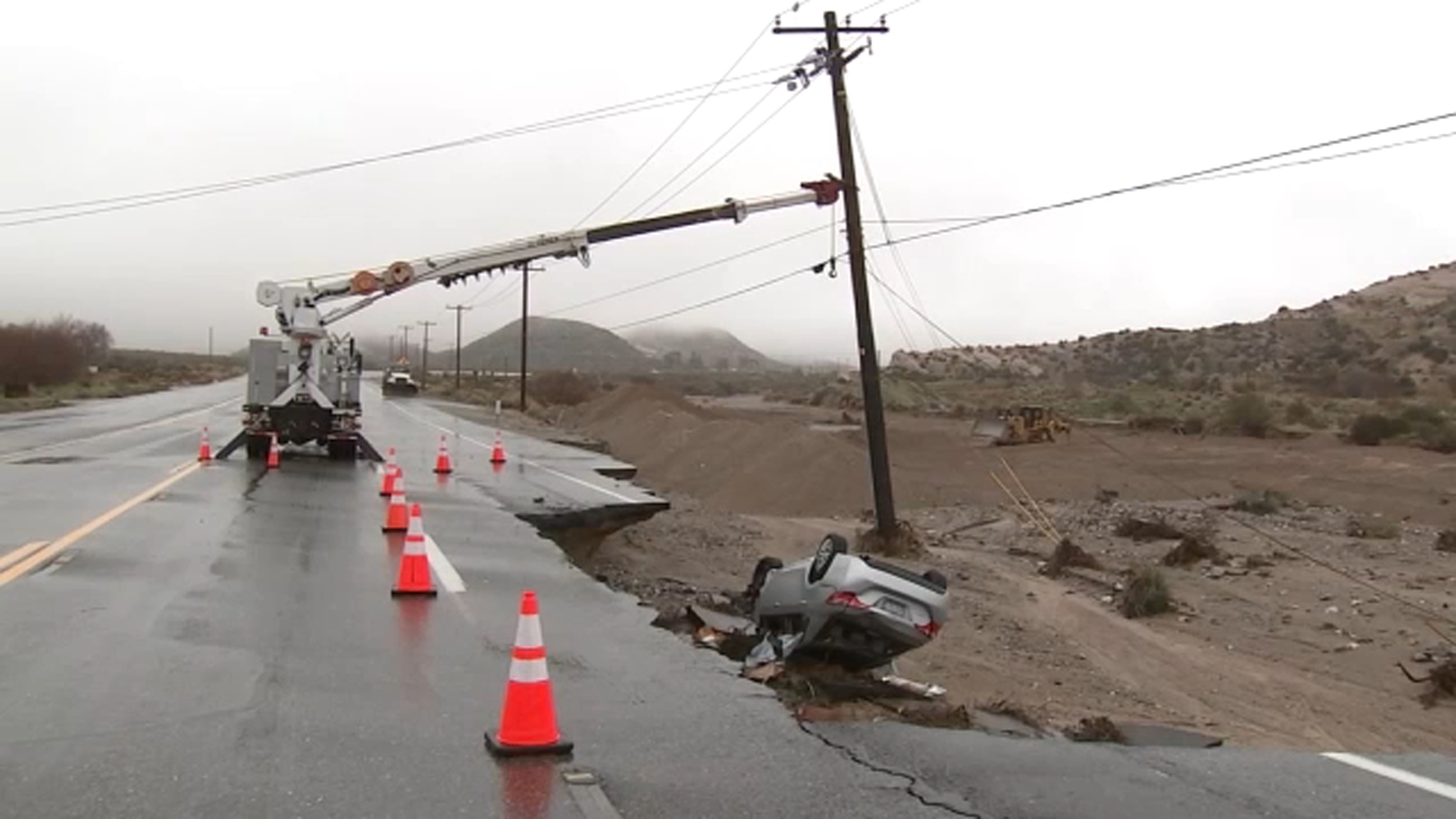 Wrightwood neighbors begin cleanup after Christmas Eve mudslide; thousands remain without power Wrightwood neighbors begin cleanup after Christmas Eve mudslide; thousands remain without power