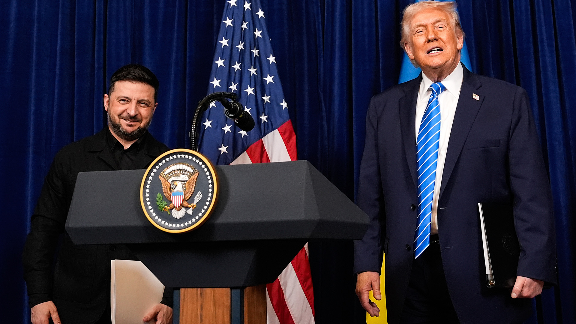 18331464_AP25363415940349