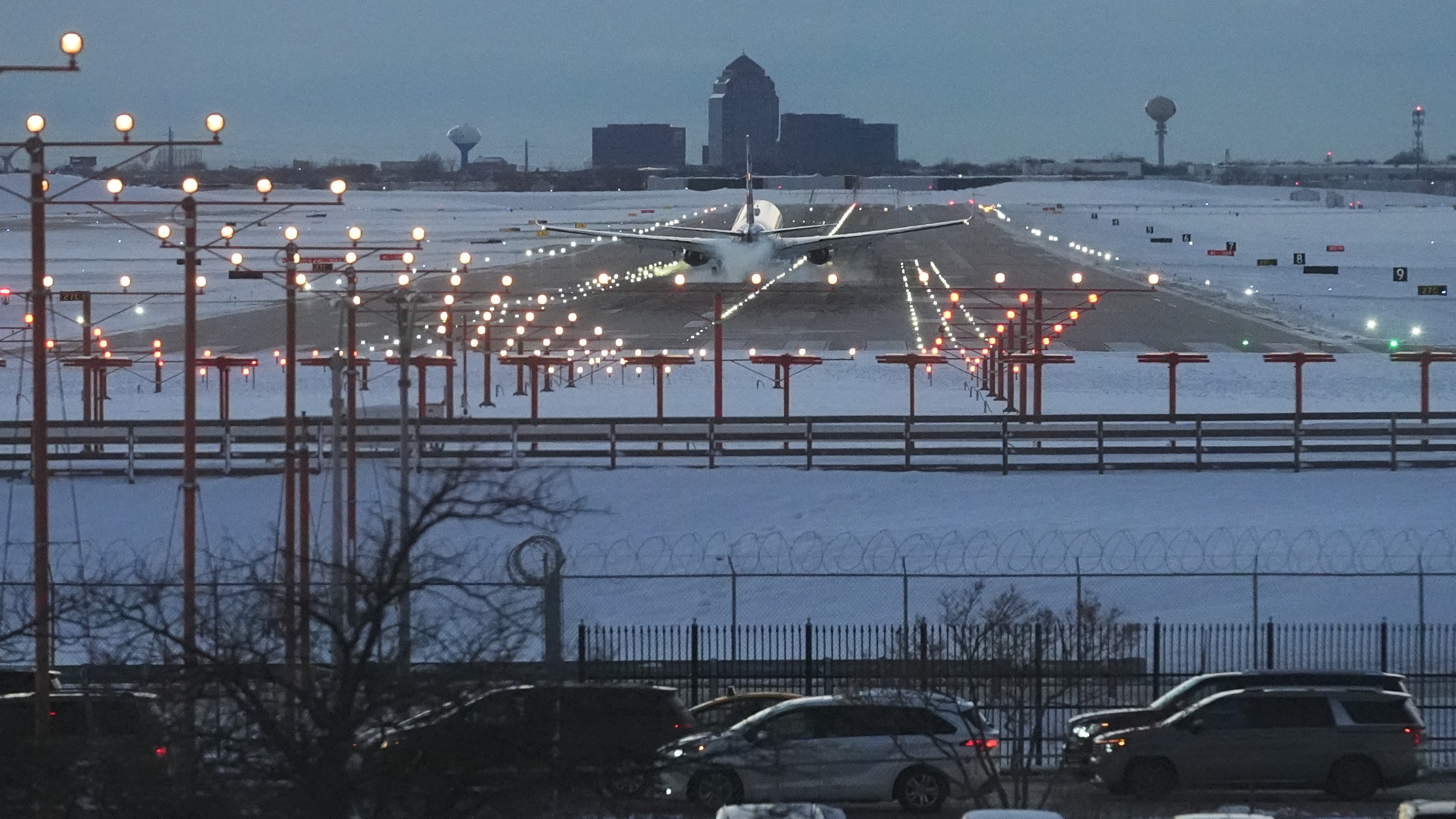 abc7chicago.com - FAA issues ground stop for American Airlines flight departures to Chicago O'Hare airport