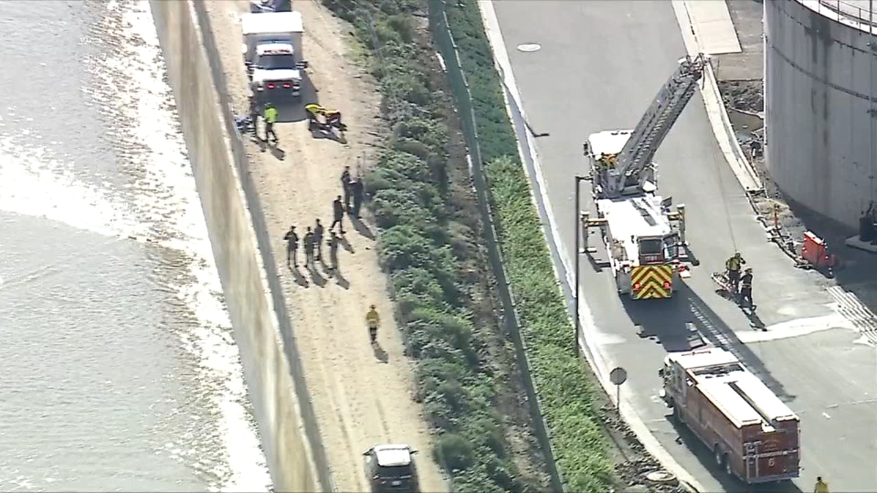 Crews work to retrieve body from Santa Ana River